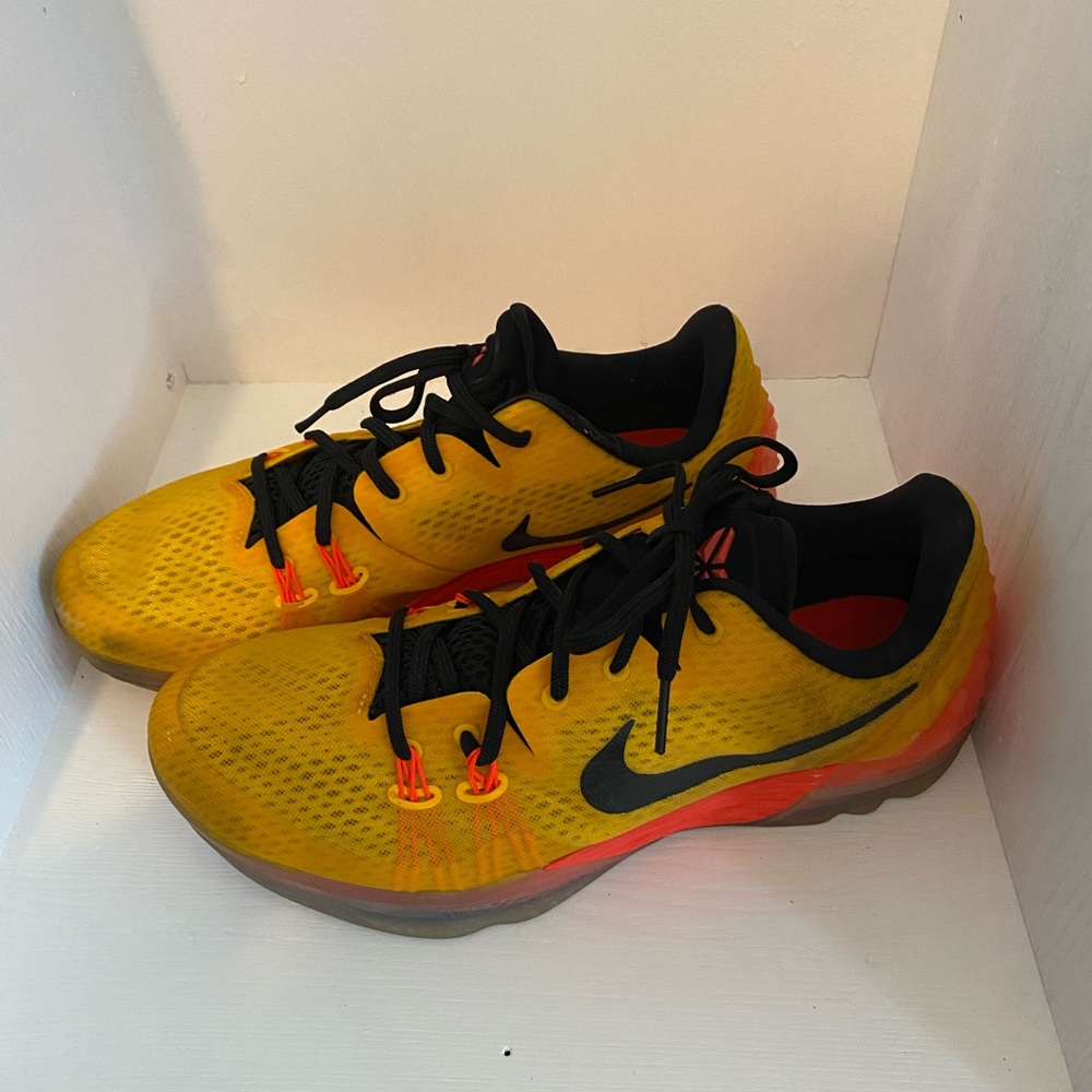 Nike Kobe basketball shoes yellow size 10